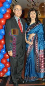 Mr & Mrs Shahani at Namastey America farewell bash for Paul Fomsbee in Trident, Mumbai on 21st April 2011.jpg